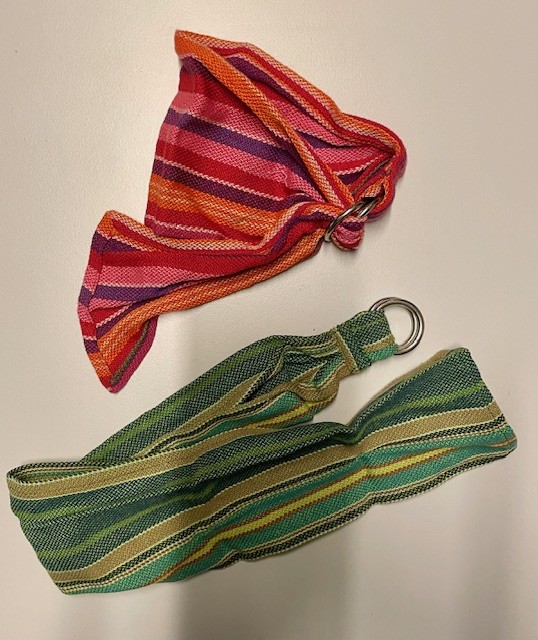 Dolly BB-Sling - Modepuppen-Sling Puppen-Baby-Sling (rot-bunt oder grün-bunt)